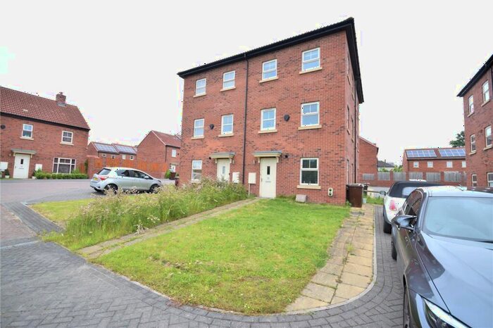 2 Bedroom Semi-Detached House To Rent In Asket Garth, Leeds, West Yorkshire, LS14