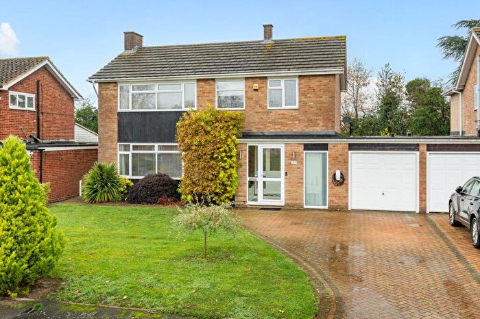 4 Bedroom Link Detached House For Sale In Postwood Green, Hertford Heath, SG13