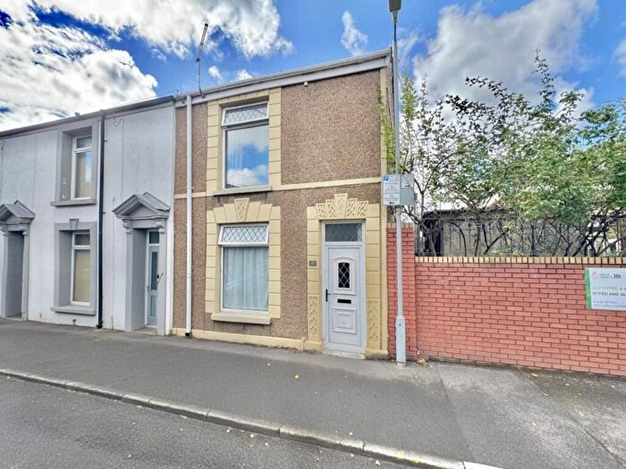 3 Bedroom End Of Terrace House For Sale In Glamorgan Street, Swansea, City And County Of Swansea., SA1