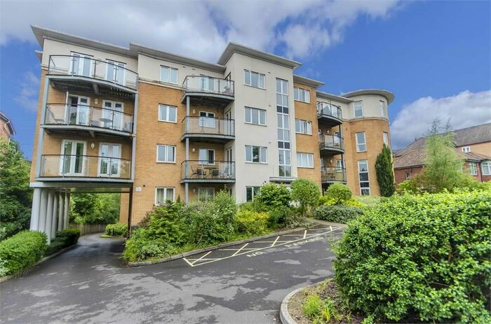 2 Bedroom Flat To Rent In Rosida Gardens, Hill Lane, Southampton, SO15