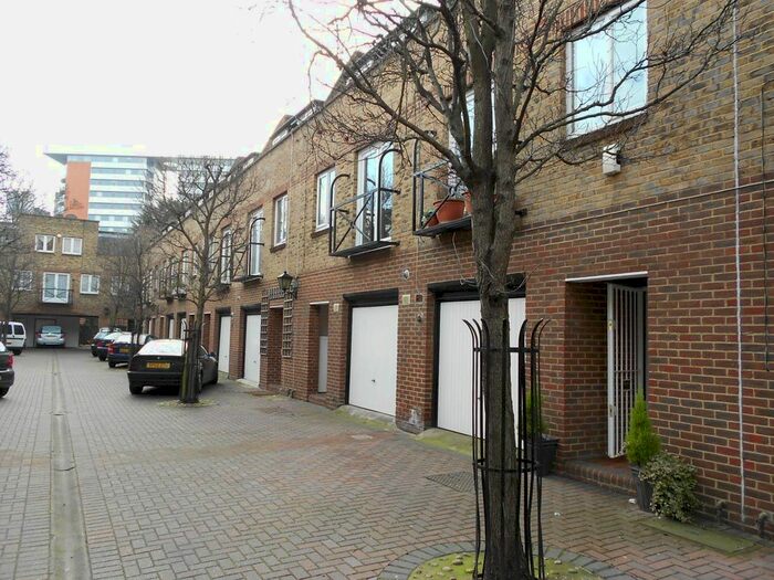 4 Bedroom Flat To Rent In Hogan Mews, London, W2