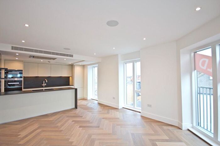 2 Bedroom Flat For Sale In New Kings Road, Fulham, SW6