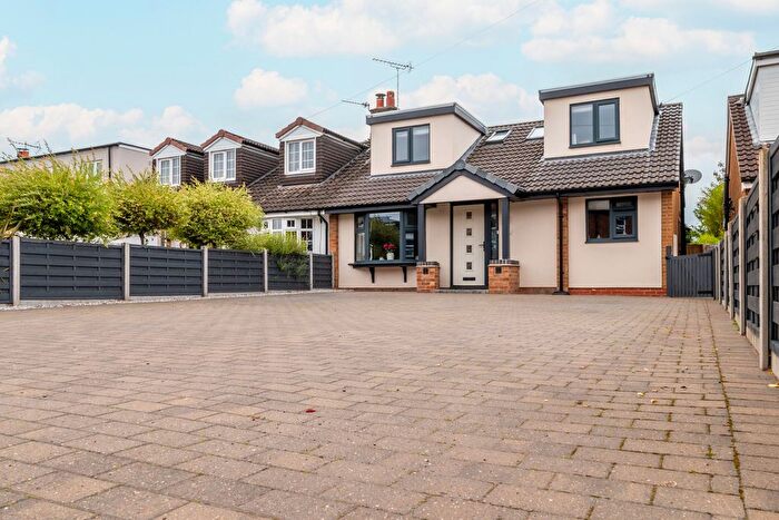 4 Bedroom Semi-Detached House For Sale In The Green, Barton-Under-Needwood, DE13