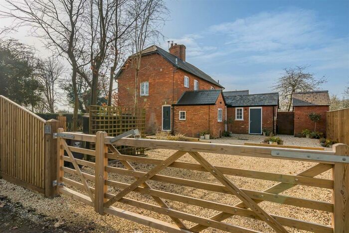 3 Bedroom Semi-Detached House For Sale In Townsend Farm Cottages, Horton, SN10