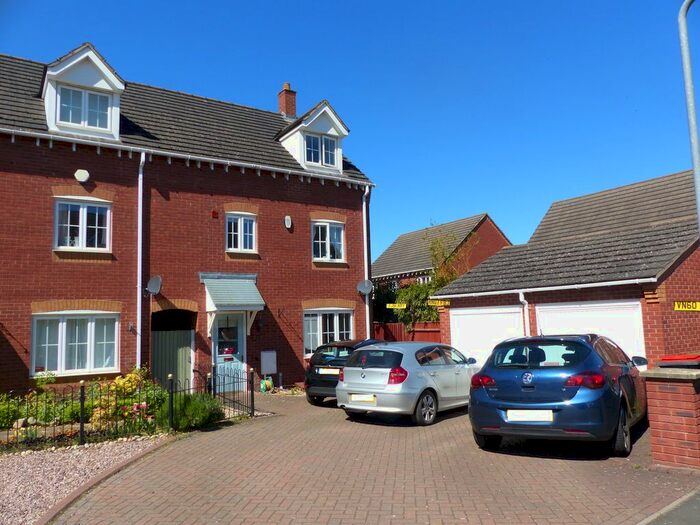 4 Bedroom End Of Terrace House To Rent In Dulwich Grange, Bratton, Telford, TF5