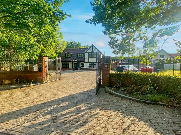 4 Bedroom Detached House To Rent In Little Warley Hall Lane, Little Warley, Brentwood, CM13