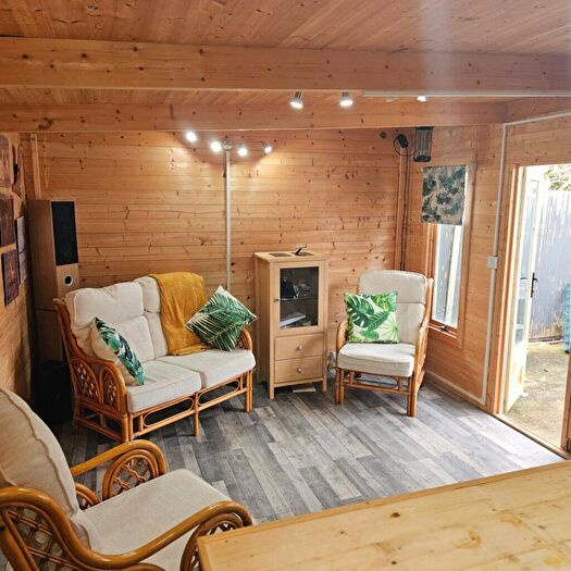 2 Bedroom Detached Bungalow For Sale In Poplar Grove, Hayling Island, PO11