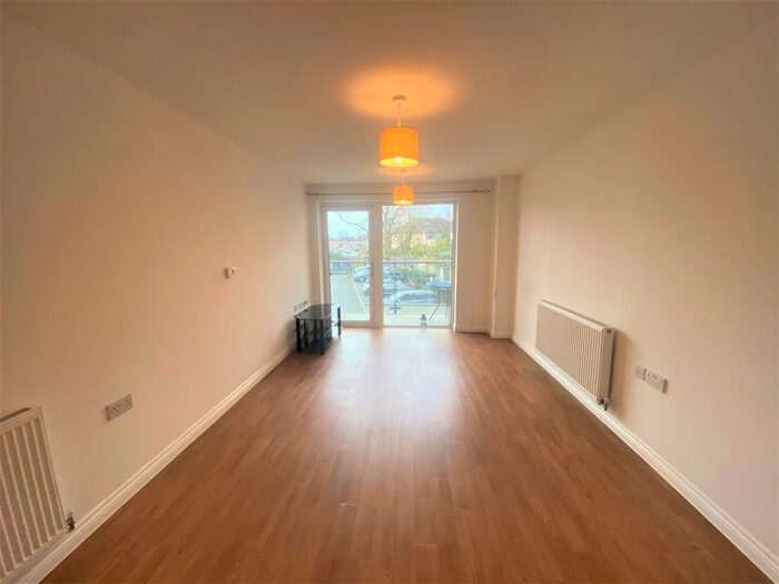 2 Bedroom Flat To Rent In 8 Homesdale Road, Bromley, Kent BR2