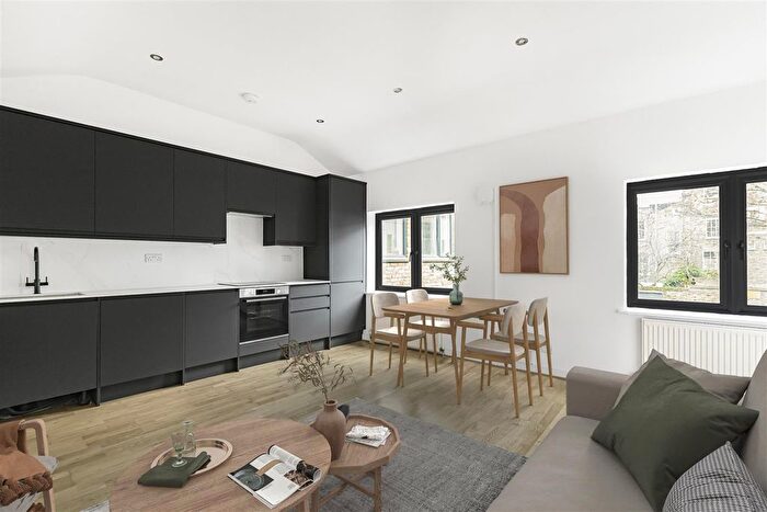 2 Bedroom Property To Rent In Coleman Fields, Islington, London, N1