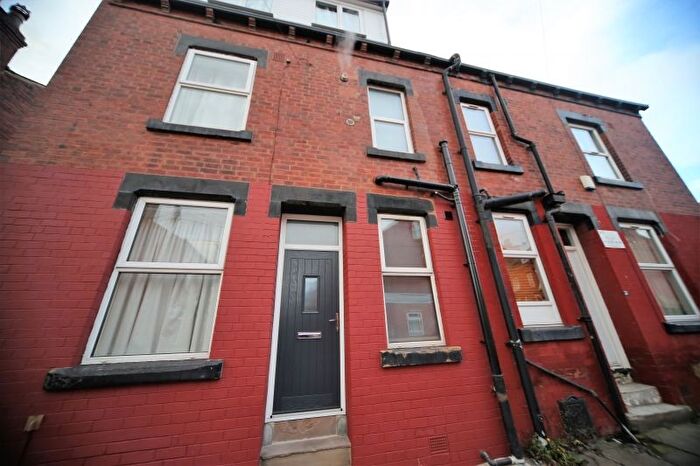 2 Bedroom Terraced House To Rent In Thornville Road, Hyde Park, Leeds, LS6