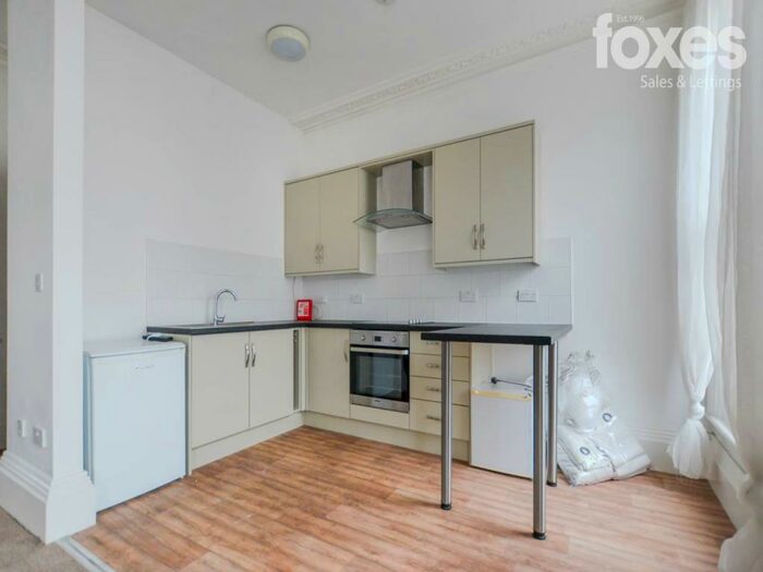 1 Bedroom Flat To Rent In Poole Hill, Bournemouth, BH2