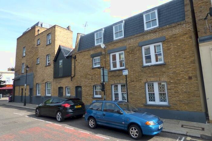 3 Bedroom Terraced House To Rent In Medway Road, London, E3