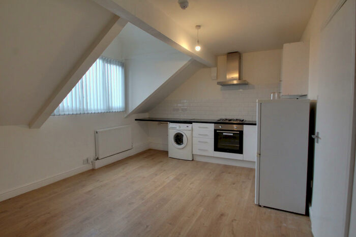 1 Bedroom Apartment To Rent In Knighton Road, Leicester, LE2