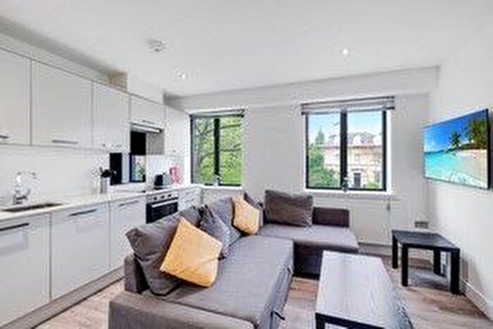 2 Bedroom Flat To Rent In Kings Road, Reading, RG1