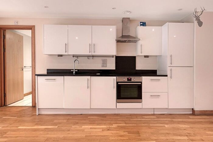 2 Bedroom Flat For Sale In Ink Court, Bow, E3