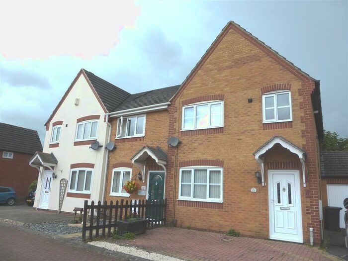 3 Bedroom House To Rent In May Close, Swindon, SN2