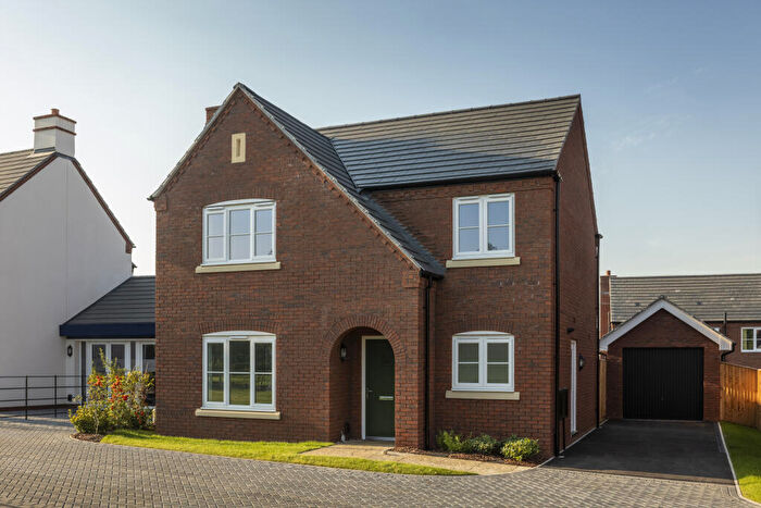 4 Bedroom Detached House For Sale In Weedon Road, Northampton, NN5