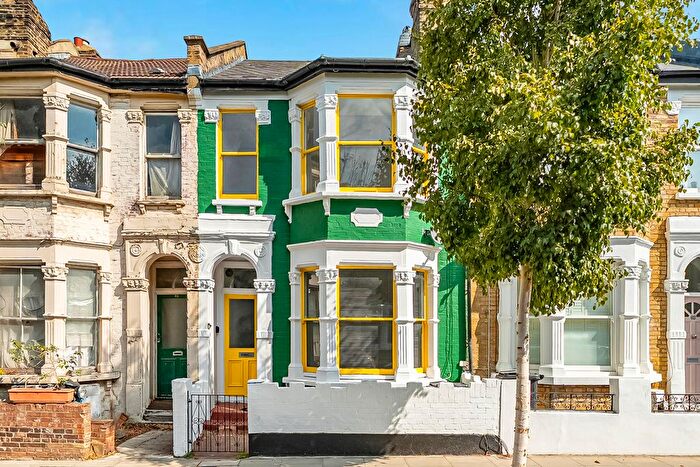 5 Bedroom Property To Rent In Belgrade Road, Shacklewell, N16