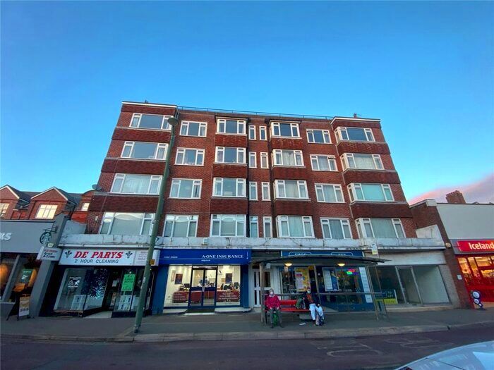 2 Bedroom Flat To Rent In Westbourne Court, Bournemouth, BH4