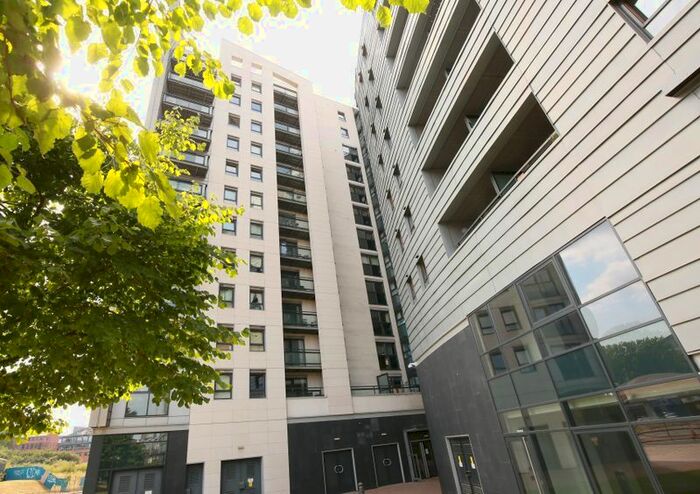 2 Bedroom Flat To Rent In Marsh Lane, Leeds, LS9