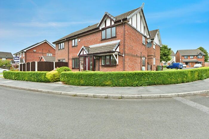 3 Bedroom Detached House For Sale In Dovecote, Manchester, M43