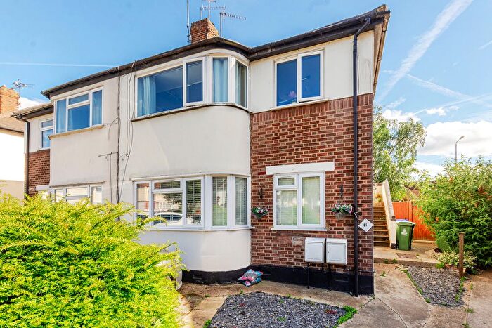2 Bedroom Maisonette For Sale In Russell Close, Bexleyheath, DA7