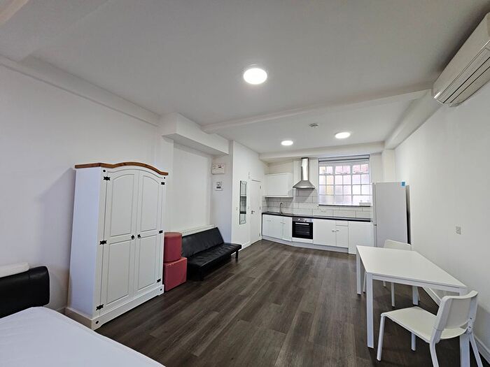 1 Bedroom Studio To Rent In Parish Lane, London, SE20