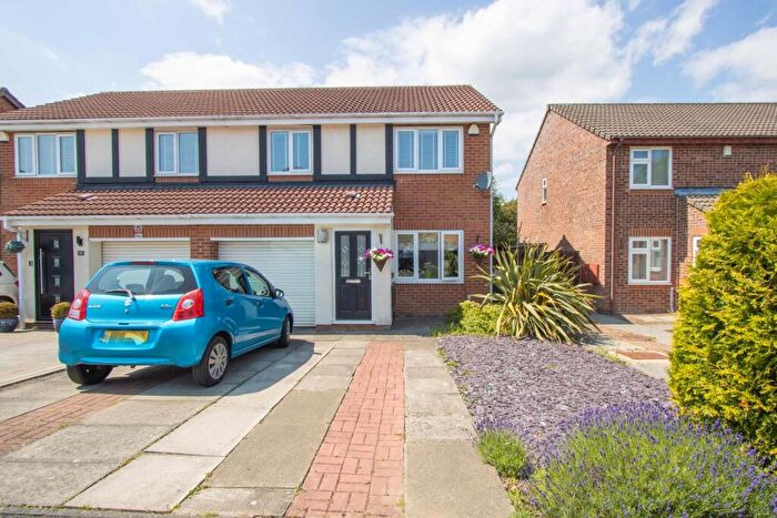 3 Bedroom Semi-Detached House For Sale In Bridgemere Drive, Framwellgate Moor, Durham, DH1