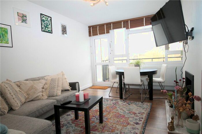 2 Bedroom Flat To Rent In Deeside Road, London, SW17