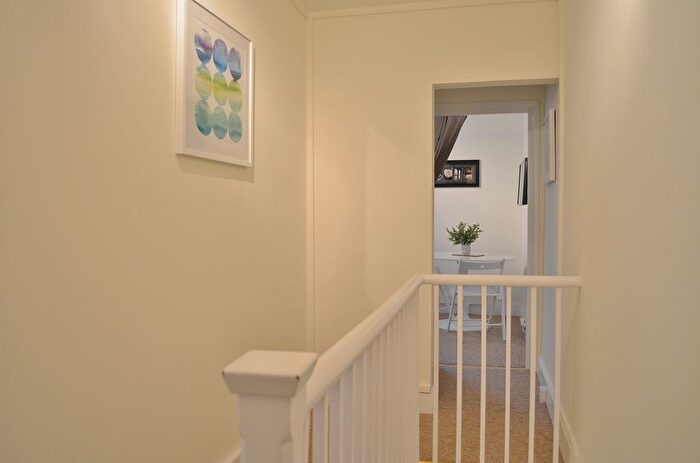 2 Bedroom Flat To Rent In Cross Street, Oxford, Oxfordshire, OX4