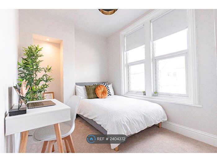 6 Bedroom End Of Terrace House To Rent In Fawcett Road, Southsea, PO4