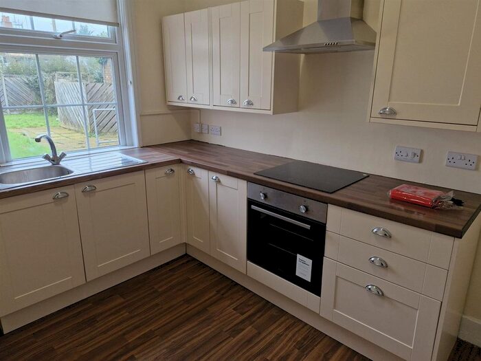 1 Bedroom Flat To Rent In Lavender Crescent, St.Albans, AL3