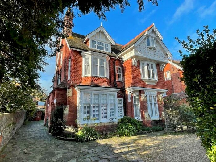 Houses for sale & to rent in BN20 7UE, Beachy Head Road, Meads Eastbourne