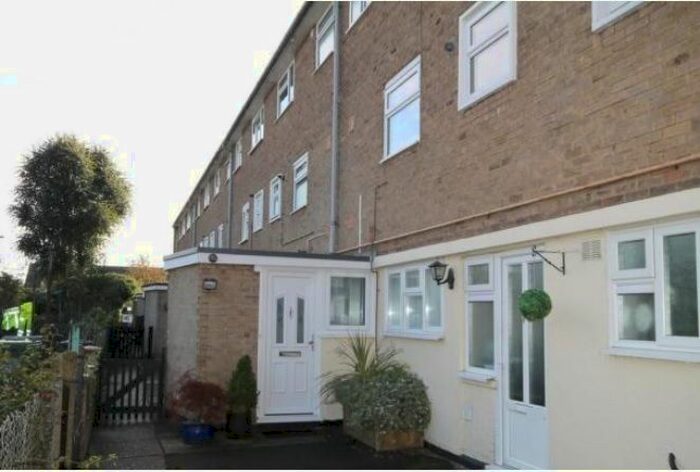 2 Bedroom Maisonette To Rent In St Marys Road, Cheshunt, EN8