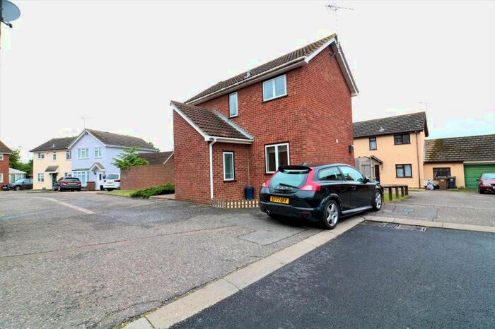 3 Bedroom Terraced House To Rent In Hawkwood Close, South Woodham Ferrers, Chelmsford, CM3
