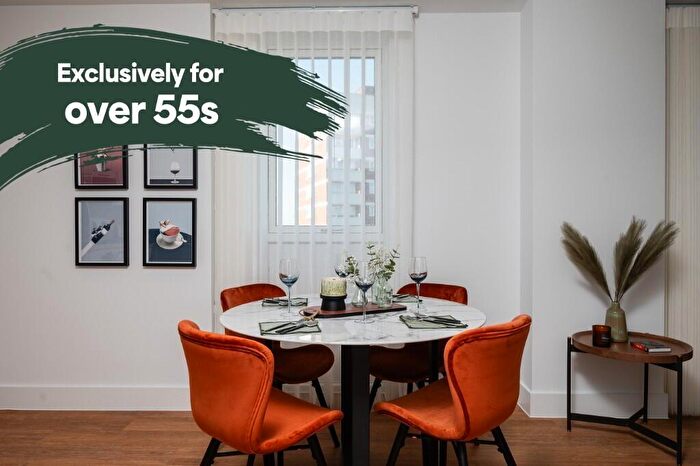 2 Bedroom Apartment For Sale In Park Rise, Hornchurch, London, RM12