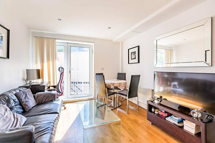 1 Bedroom Flat To Rent In Taylor House, , Westferry, London, E14