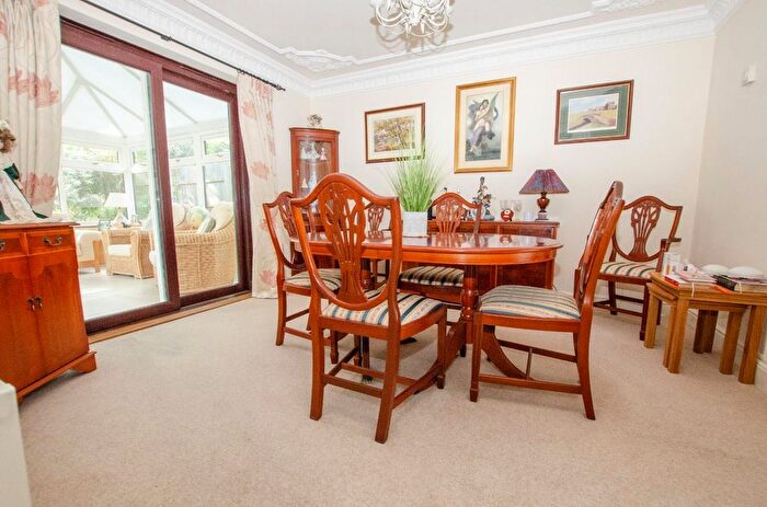 4 Bedroom Detached House For Sale In Monarch Way, West End, Southampton, SO30