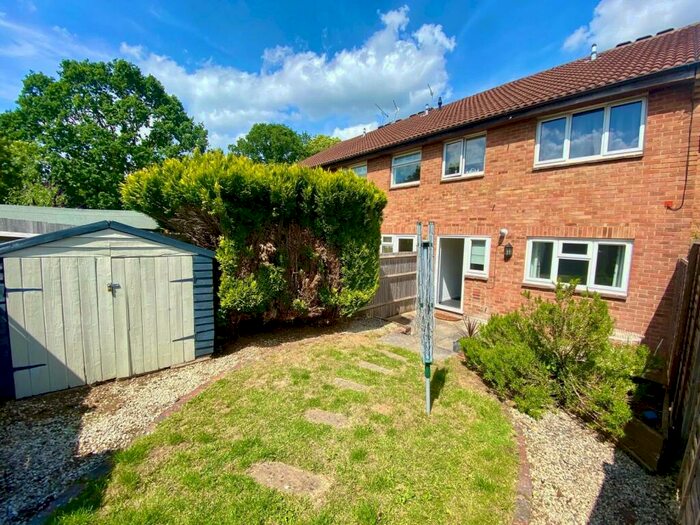 1 Bedroom Maisonette To Rent In Harms Grove, Guildford, GU4