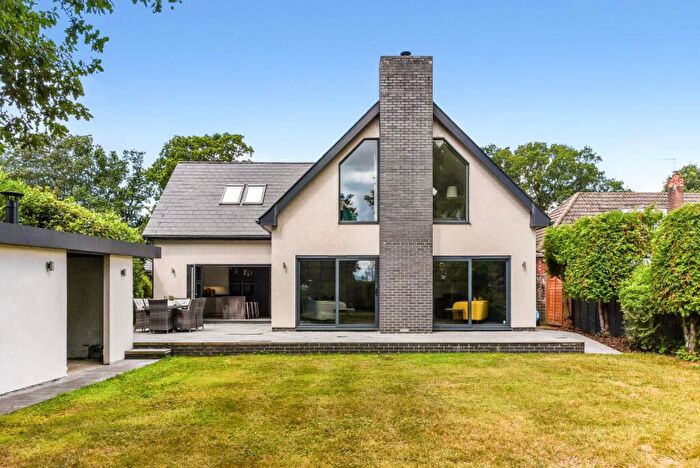 4 Bedroom Detached House For Sale In Portsmouth Road, Horndean, Waterlooville, Hampshire, PO8