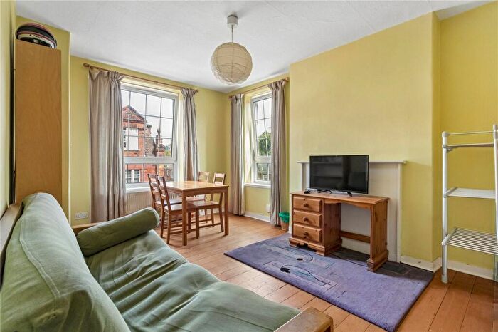 3 Bedroom Apartment For Sale In Spelman Street, London, E1