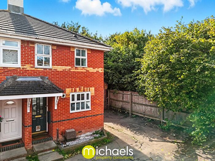 2 Bedroom Semi-detached House For Sale In Haddon Park, Colchester, Colchester, CO1