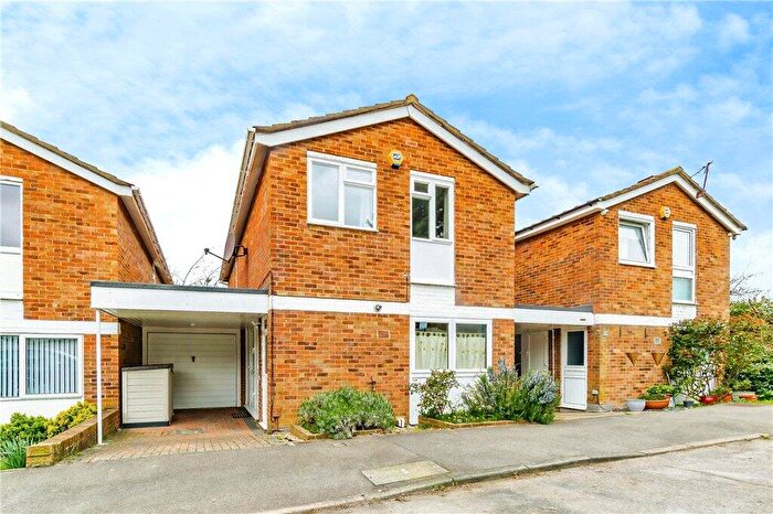 4 Bedroom Semi Detached House For Sale In Newlands Woods, Bardolph Avenue, Croydon, CR0