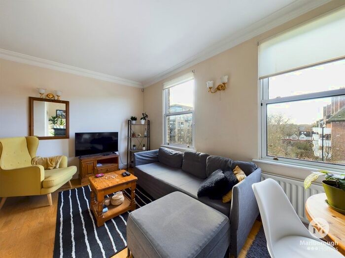 1 Bedroom Flat To Rent In Holloway Road, London, N7