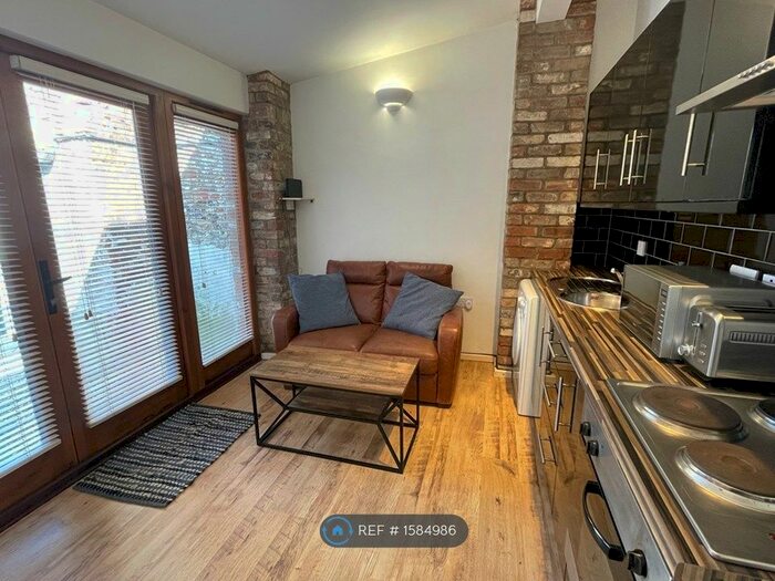 1 Bedroom Flat To Rent In Windsor Road, King's Lynn, PE30