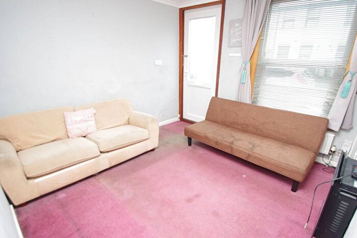 2 Bedroom Terraced House To Rent In Fearnley Street, Watford, WD18
