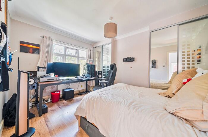 3 Bedroom Semi-Detached House For Sale In Whites Road, Southampton, Hampshire, SO19