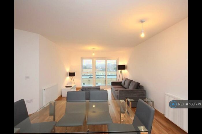 3 Bedroom Flat To Rent In Dartford, Kent, DA1