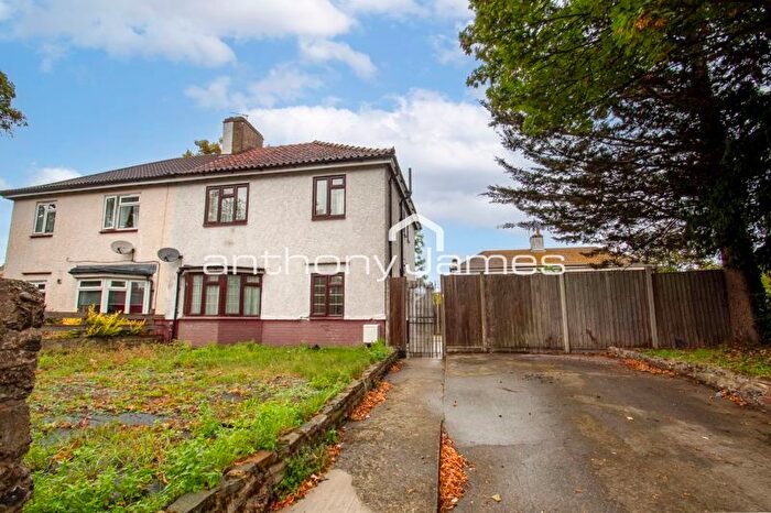 4 Bedroom Semi-detached House To Rent In Charlton Park Road, London, SE7