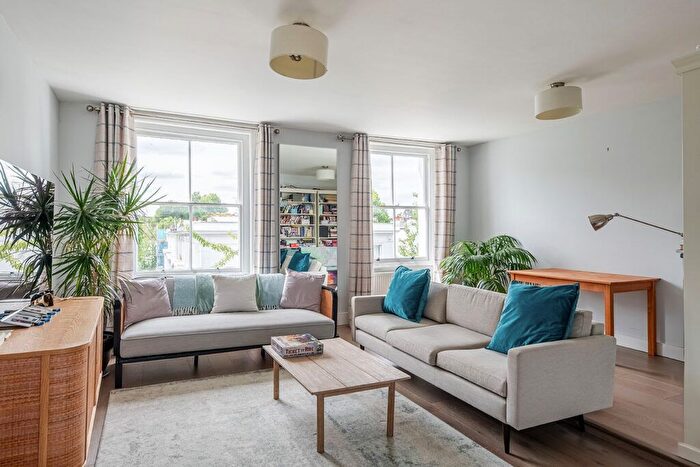 2 Bedroom Flat For Sale In Palace Gardens Terrace, London, W8